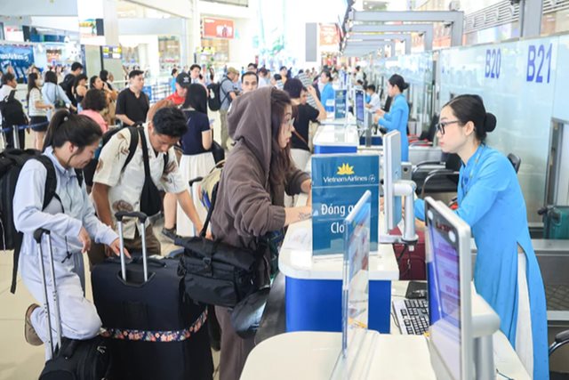 Giá vé máy bay dịp 2/9 thế nào, chặng nào đã kín chỗ?